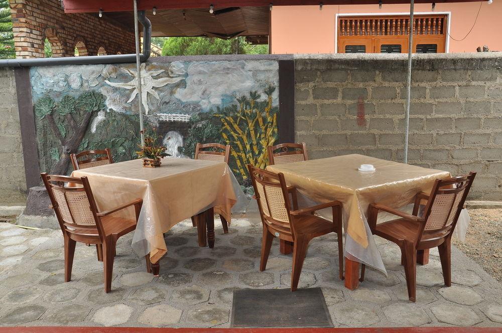 Sanoga Holiday Resort Tissamaharama Ngoại thất bức ảnh